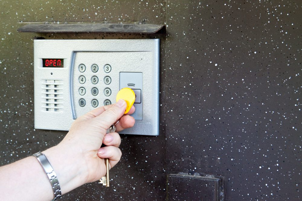A Complete Guide on Keyless Entry System